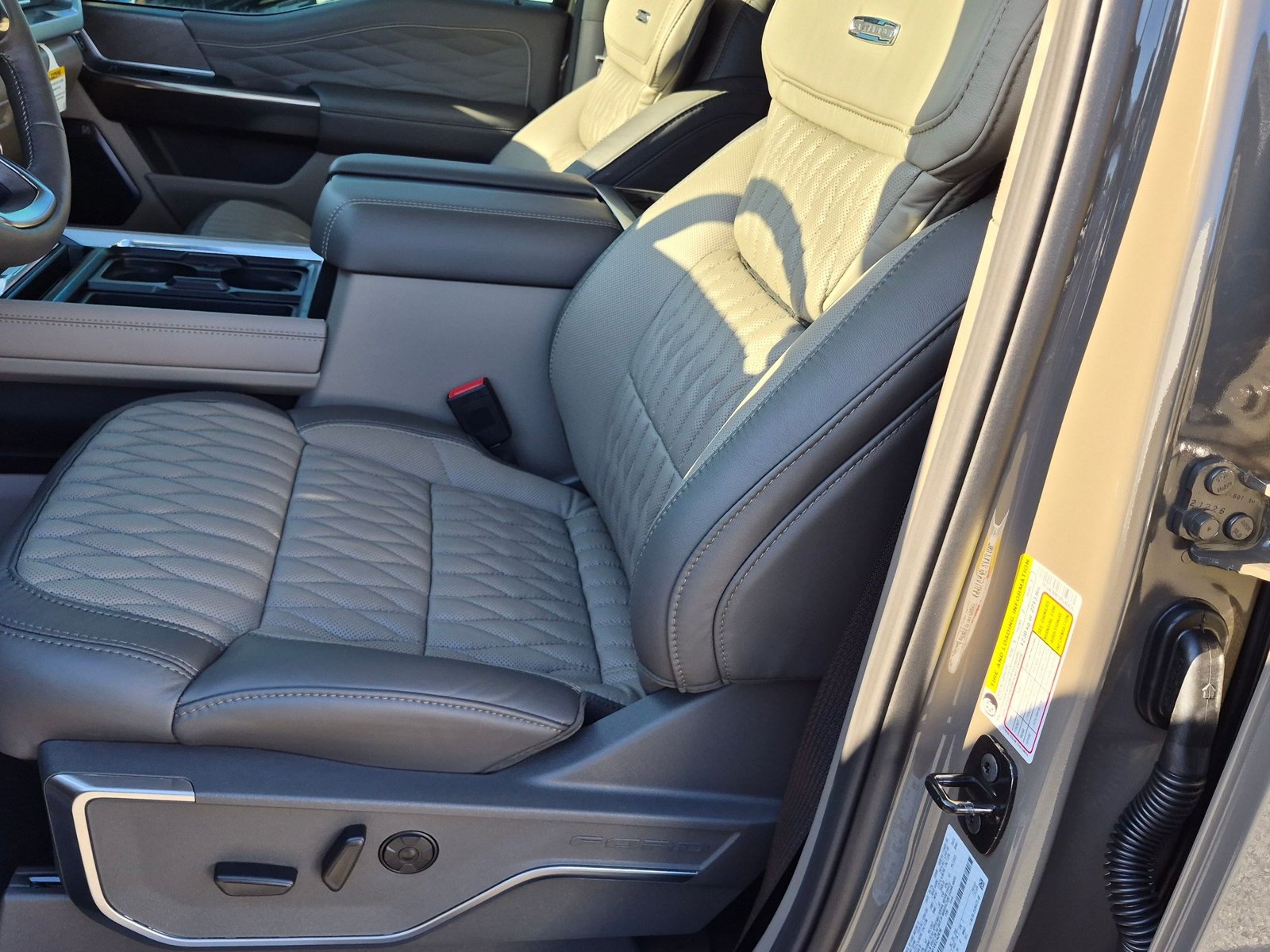 New 2027 Ford F-250 Platinum Truck Crew Cab