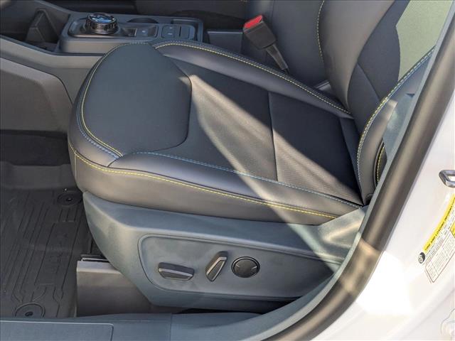 2025 Ford Maverick photo 3