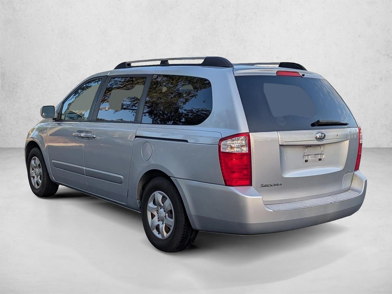 Used 2008 Kia Sedona LX with VIN KNDMB233886229483 for sale in Sanford, FL