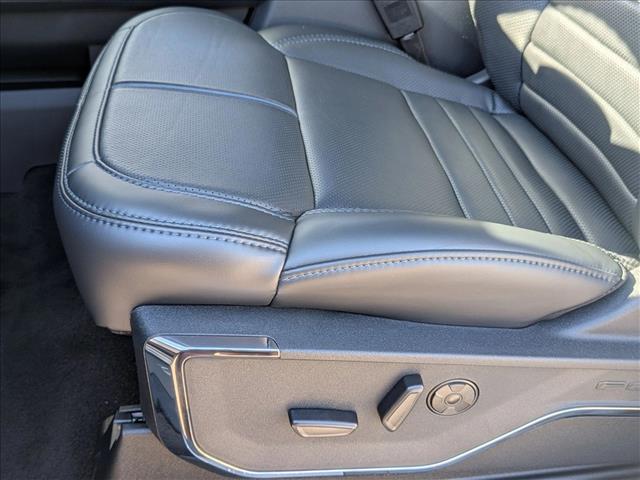 2026 Ford F-250 Platinum photo 4