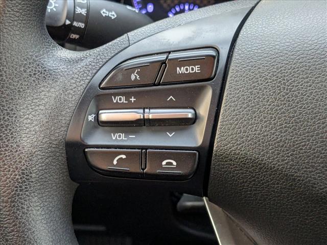 2020 Hyundai Elantra SEL photo 4