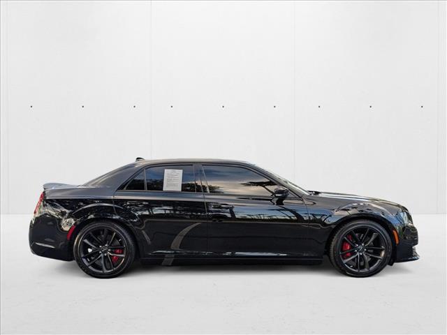 2023 Chrysler 300 photo 4