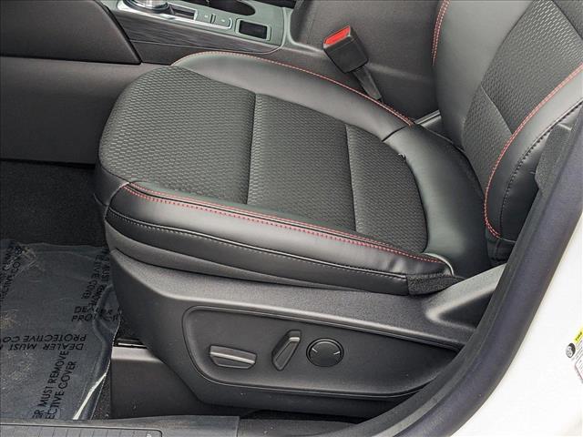 2025 Ford Escape ST-Line photo 2