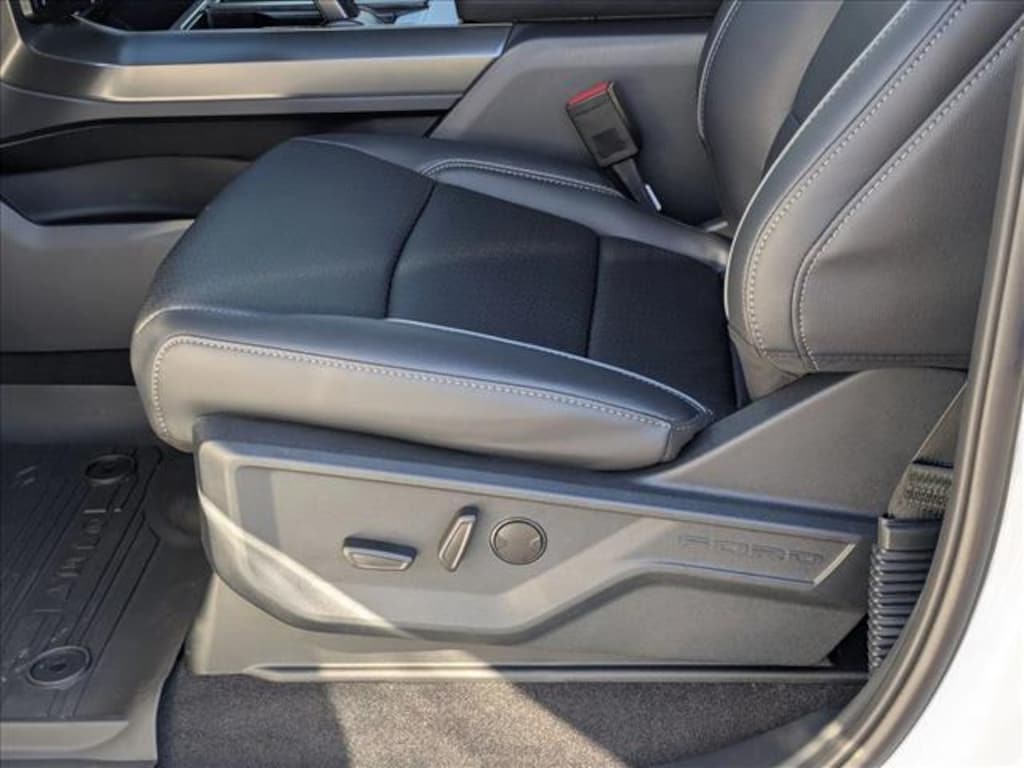 New 2025 Ford F-150 LARIAT Truck SuperCrew Cab