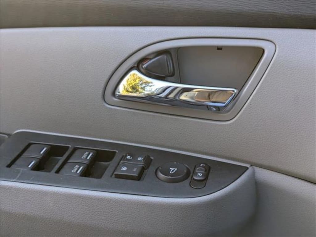 Used 2015 Honda Odyssey LX Van