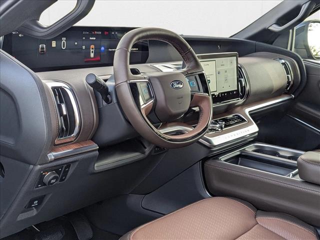 2025 Ford Expedition King Ranch photo 3