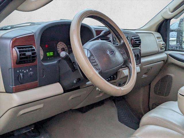 2005 Ford F-350 Lariat photo 2