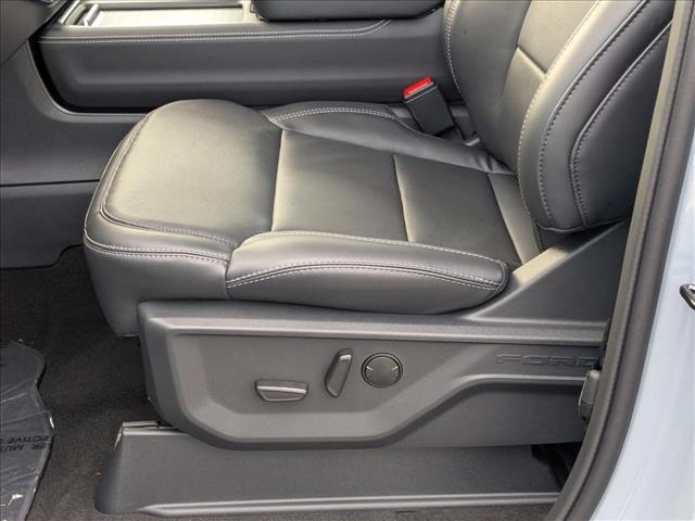 2025 Ford Expedition Platinum photo 4