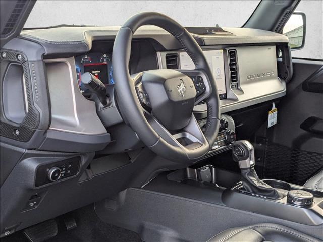2025 Ford Bronco Outer Banks photo 3