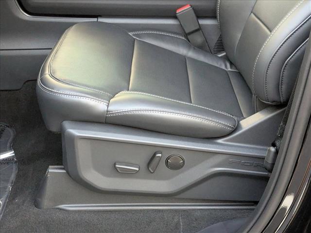 2025 Ford Expedition MAX Platinum photo 4