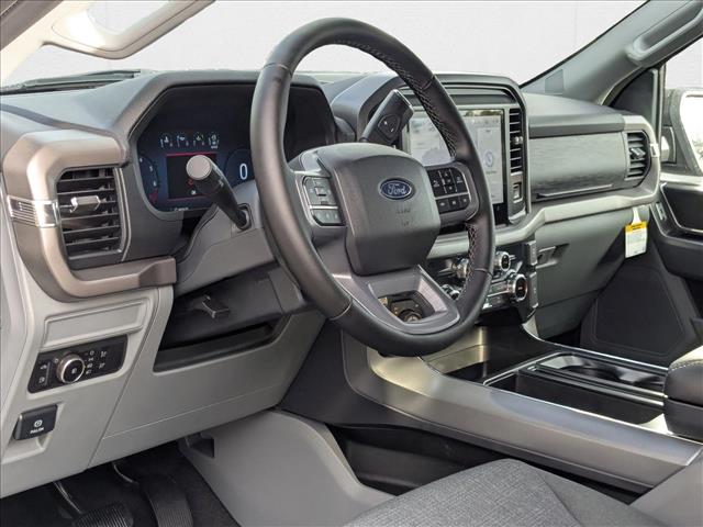 2025 Ford F-150 XLT photo 3