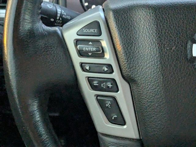 2020 Nissan Titan Crew Cab SL photo 4