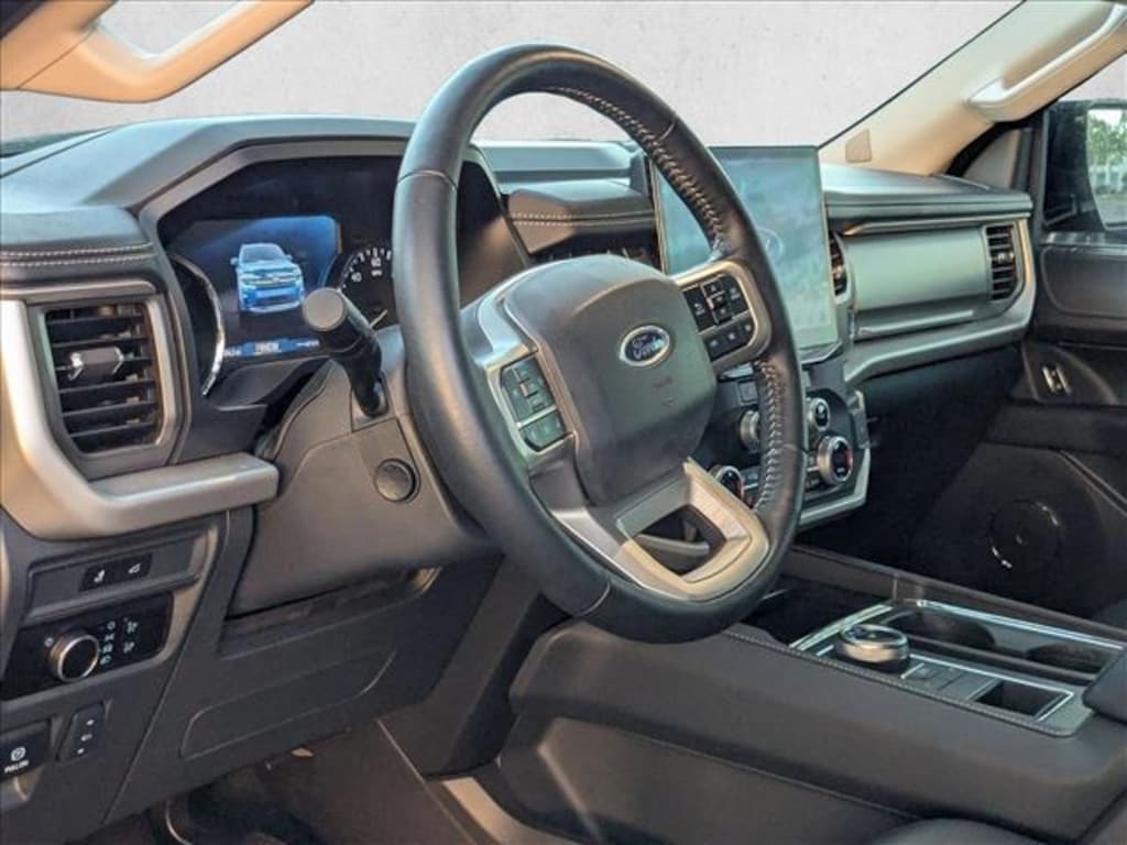 Used 2024 Ford Expedition XLT SUV