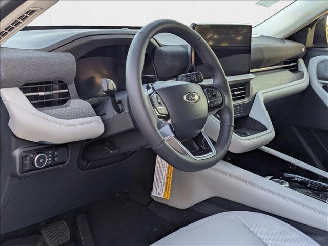 2025 Ford Explorer Platinum photo 3