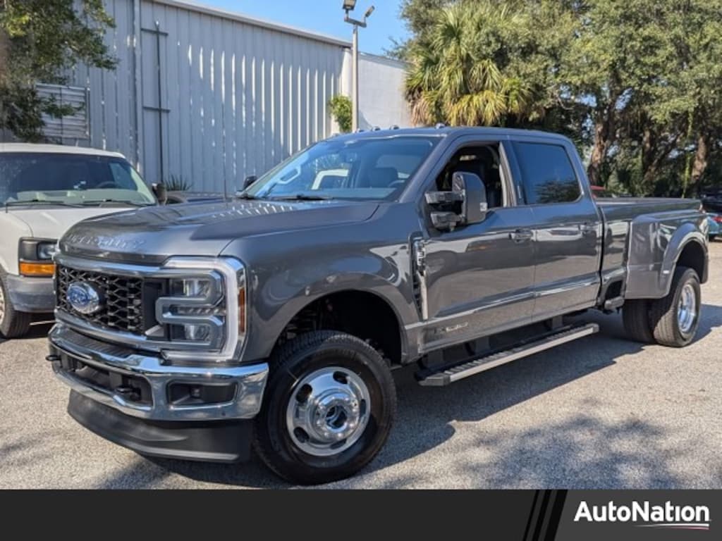 New 2026 Ford F-350 LARIAT Truck Crew Cab