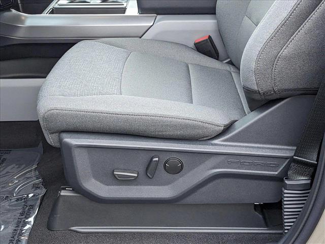 2025 Ford F-150 XLT photo 4