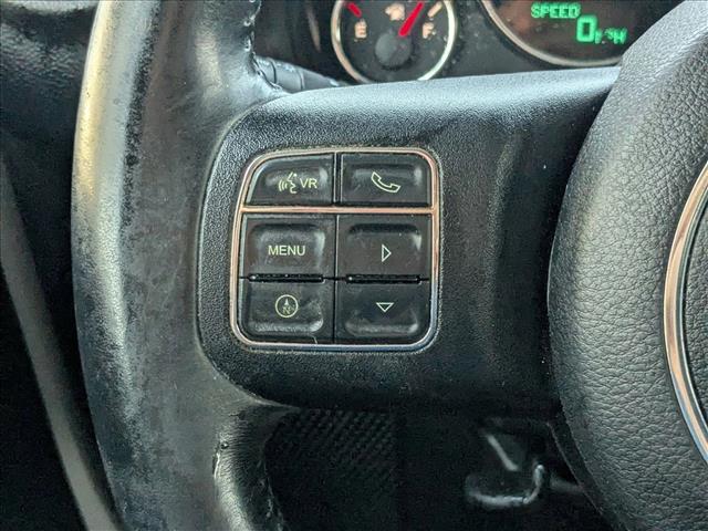 2014 Jeep Wrangler Unlimited Sahara photo 3