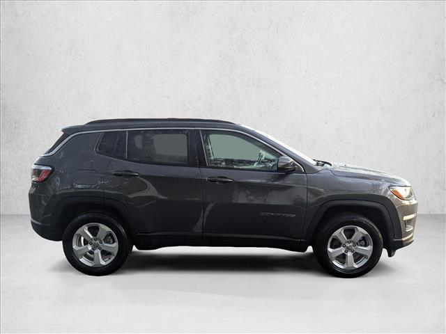 2018 Jeep Compass Latitude photo 3