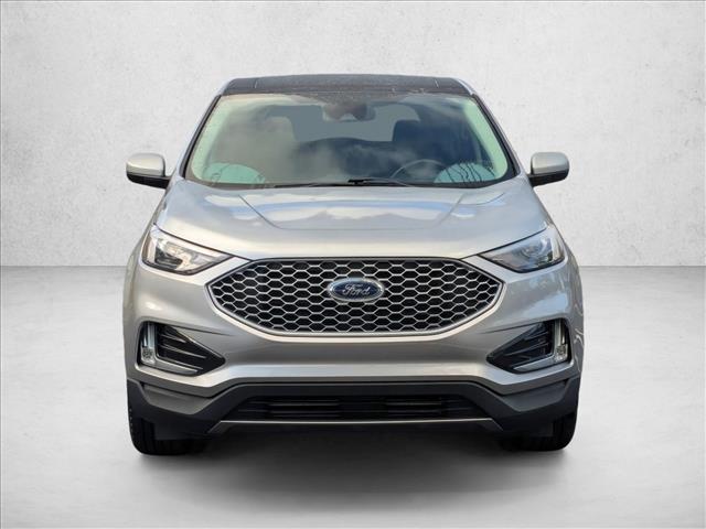 2024 Ford Edge SEL photo 2