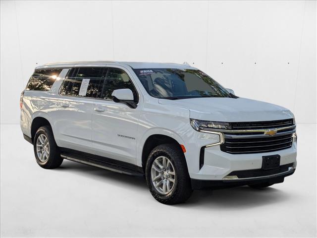 2023 Chevrolet Suburban LT photo 3