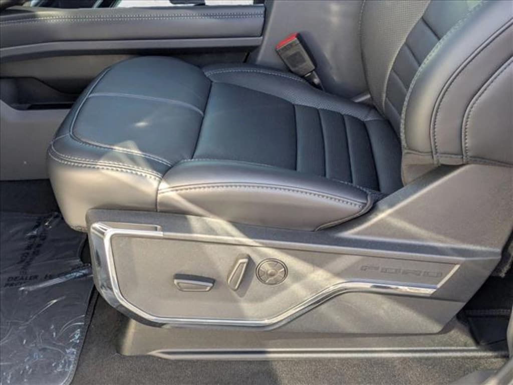 New 2026 Ford F-250 Platinum Truck Crew Cab