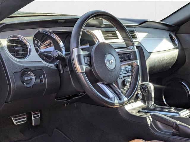 2014 Ford Mustang V6 Premium photo 2