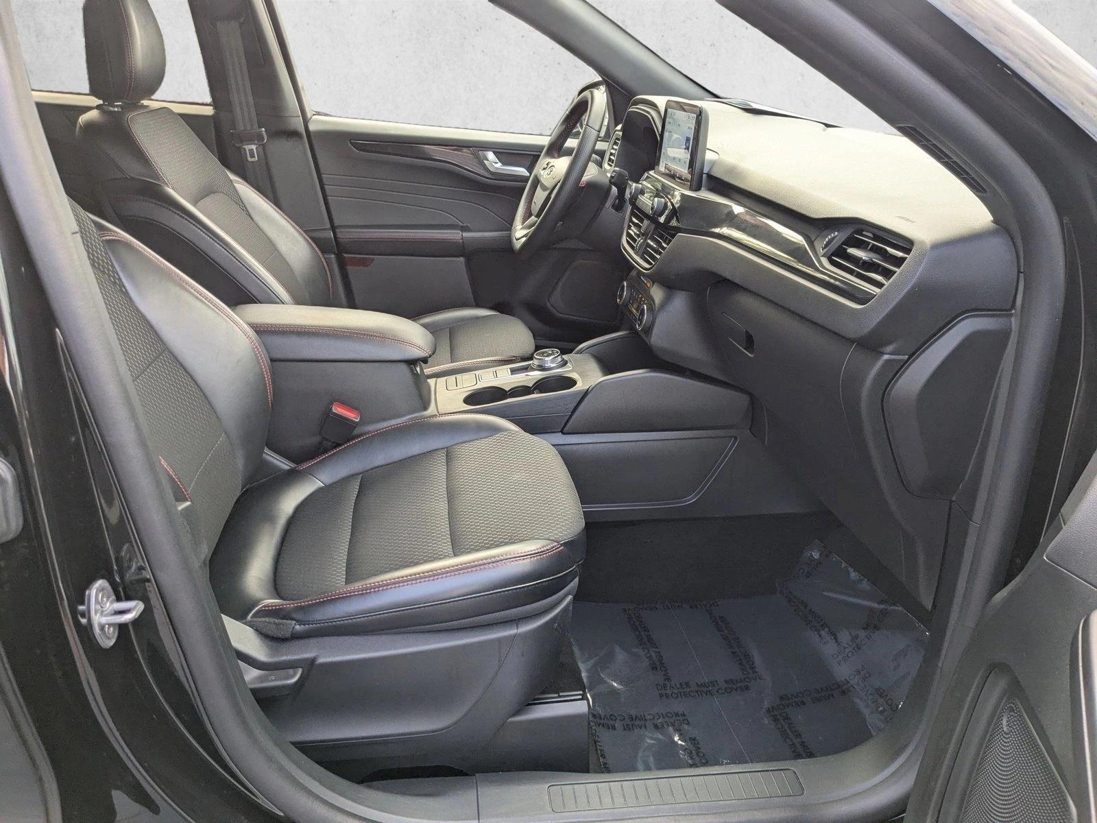 2025 Ford Escape ST-Line - Photo 19