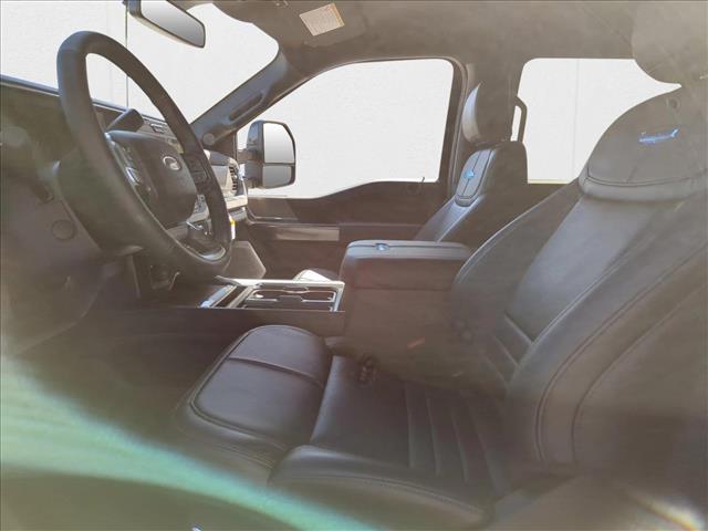 2025 Ford F-350 Platinum photo 4