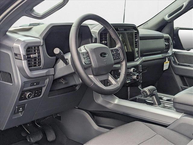 2025 Ford F-150 XLT photo 3
