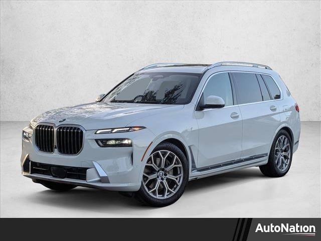 2025 BMW X7 40i's photo