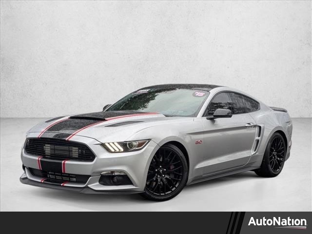 2015 Ford Mustang GT Premium's photo