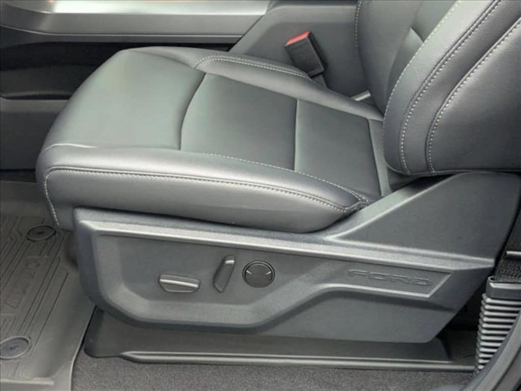 New 2025 Ford F-150 XLT Truck SuperCrew Cab