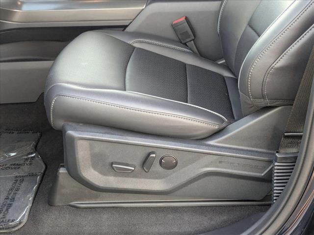 2025 Ford F-150 Lariat photo 4
