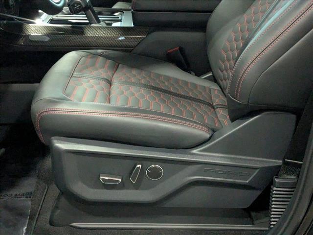 2025 Ford F-150 Lariat photo 3