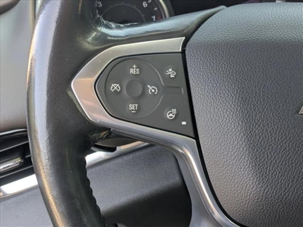 Used 2021 Chevrolet Traverse LT Cloth SUV