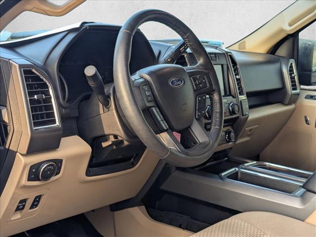 2017 Ford F-150 XLT photo 2