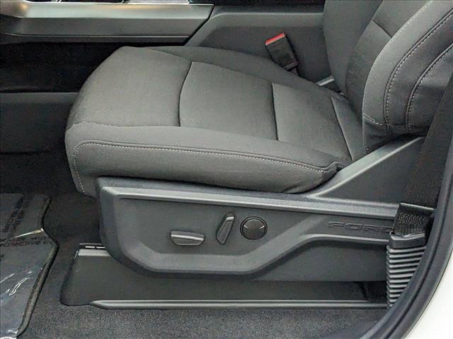 2025 Ford F-150 XLT photo 3