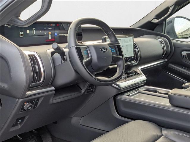 2025 Ford Expedition Platinum photo 3