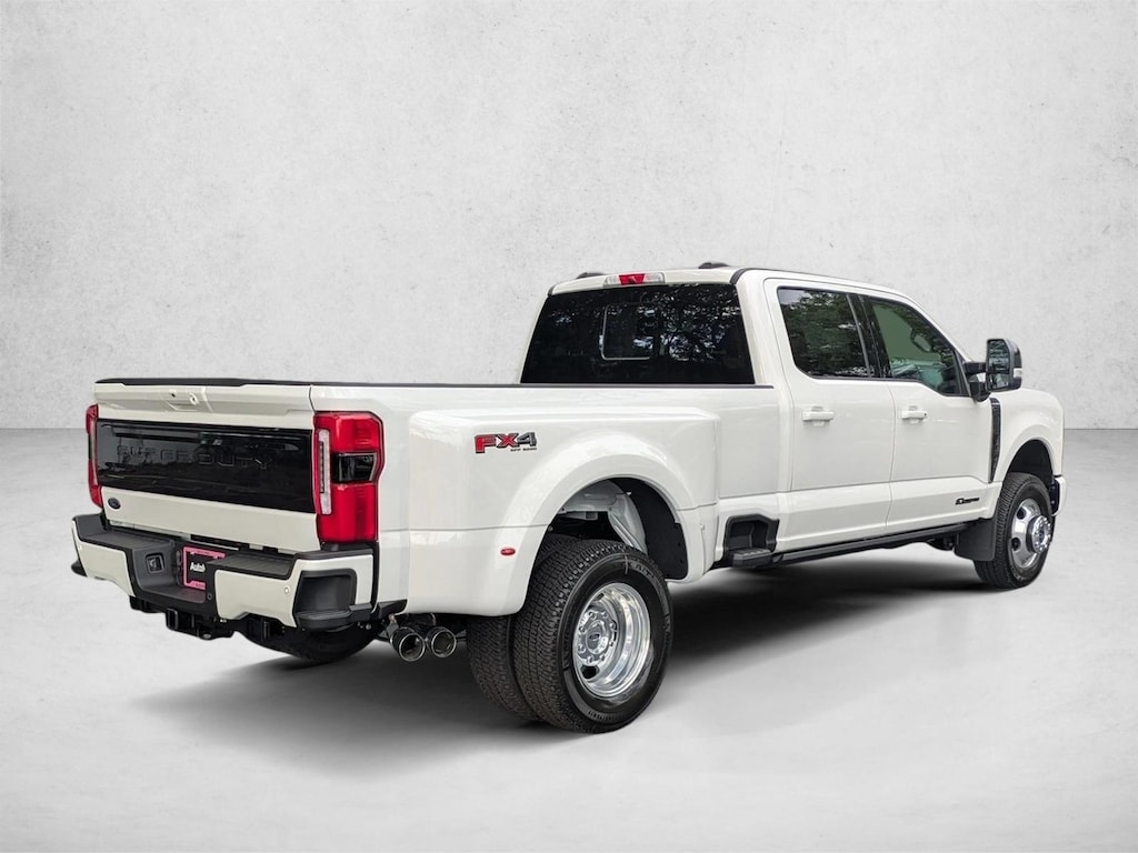 New 2026 Ford F-350 Platinum Truck Crew Cab