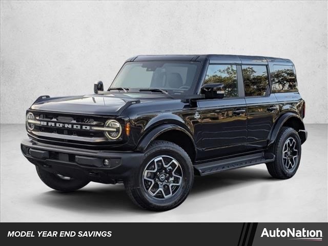 2025 Ford Bronco 4-Door Outer Banks's photo