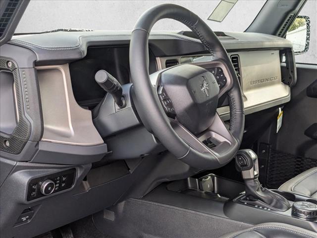 2025 Ford Bronco Outer Banks photo 3