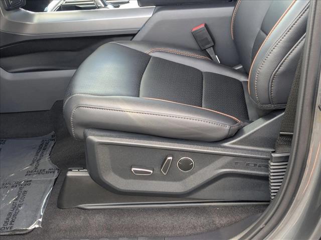 2025 Ford F-150 Lariat photo 4