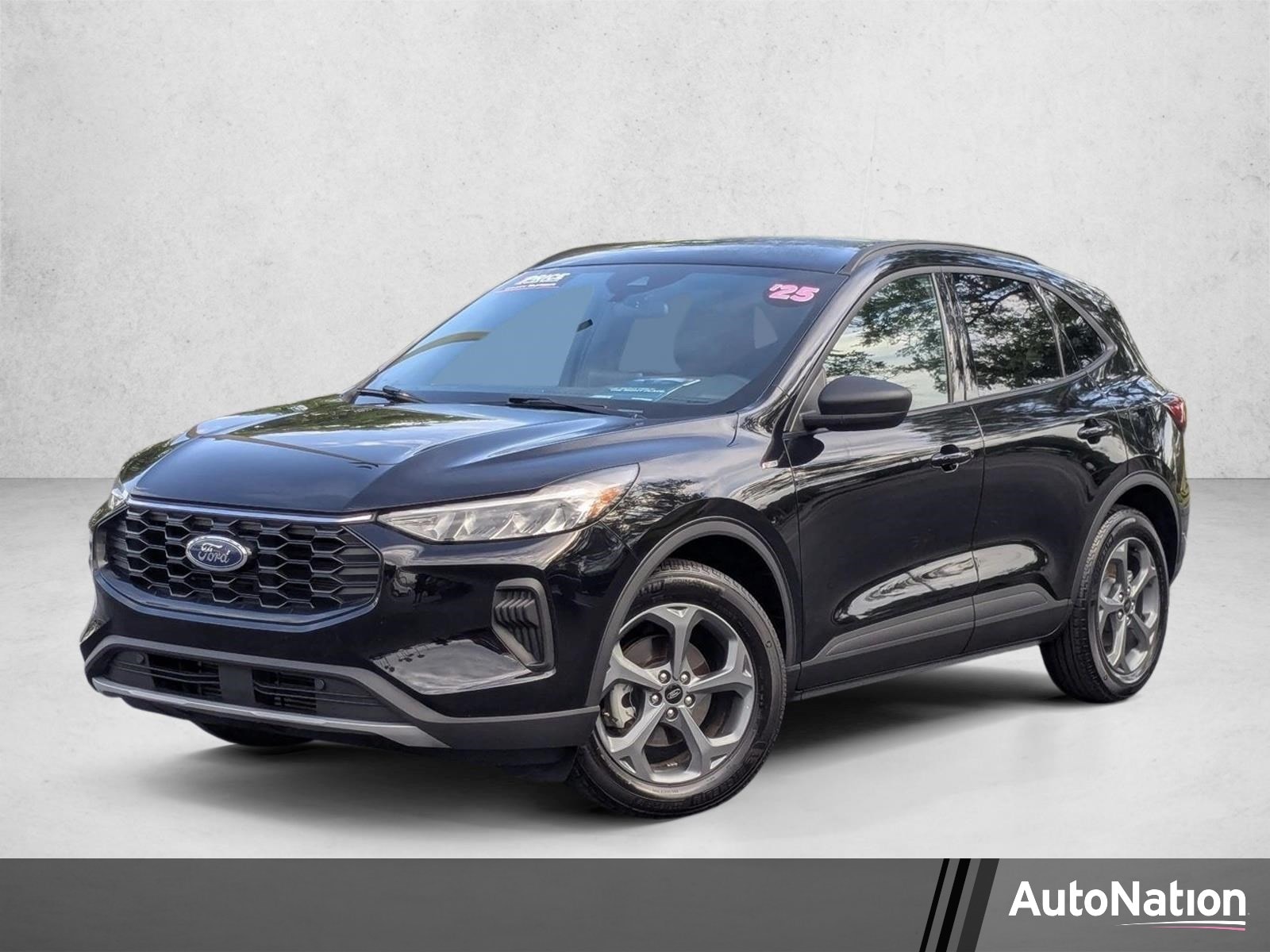 2025 Ford Escape ST-Line FWD's photo