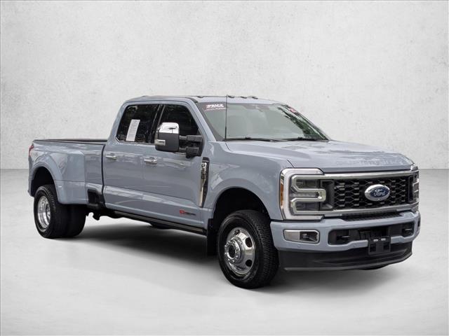 2025 Ford F-350 Platinum photo 3
