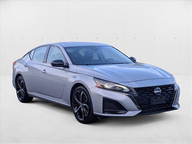 2024 Nissan Altima 2.5 SR photo 3