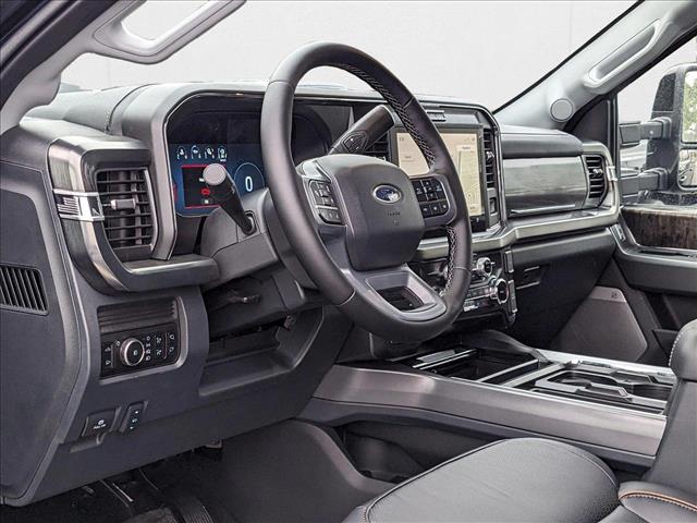 2025 Ford F-250 Lariat photo 3