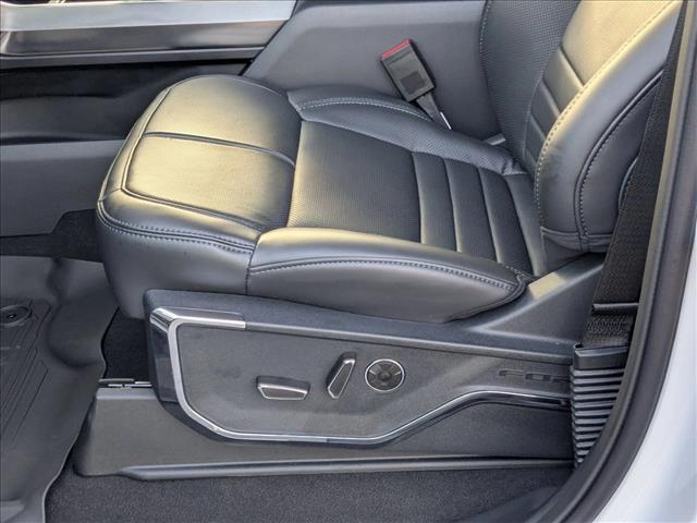 2025 Ford F-150 Platinum photo 4