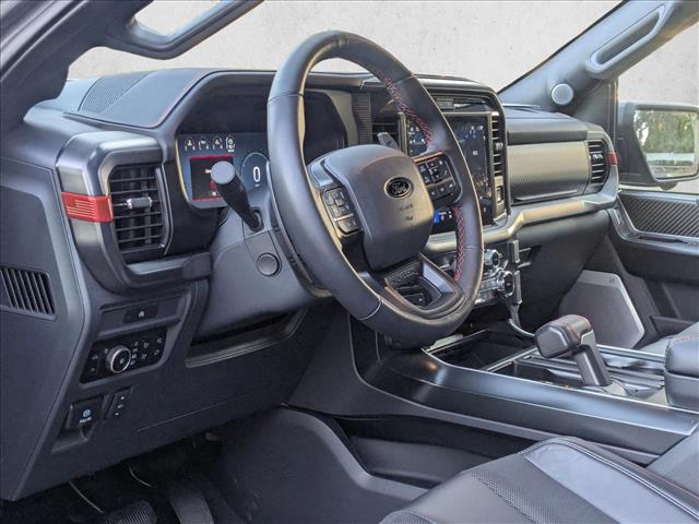 2025 Ford F-150 Raptor photo 2