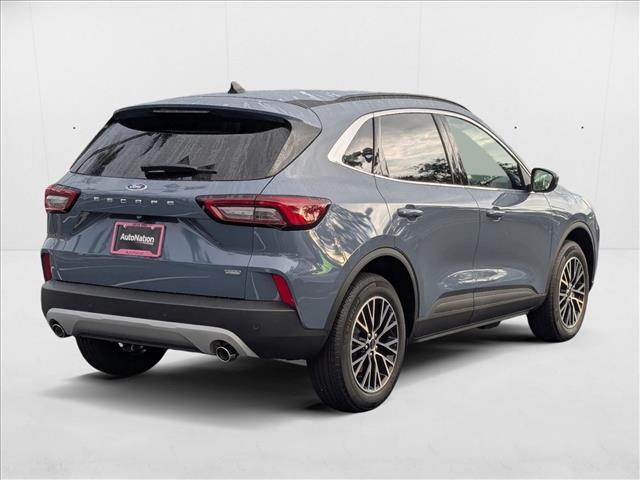 2025 Ford Escape photo 2