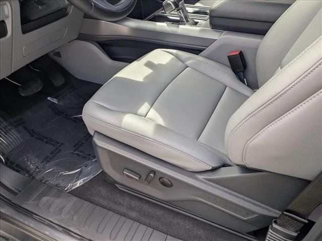 2025 Ford F-150 Lightning photo 4